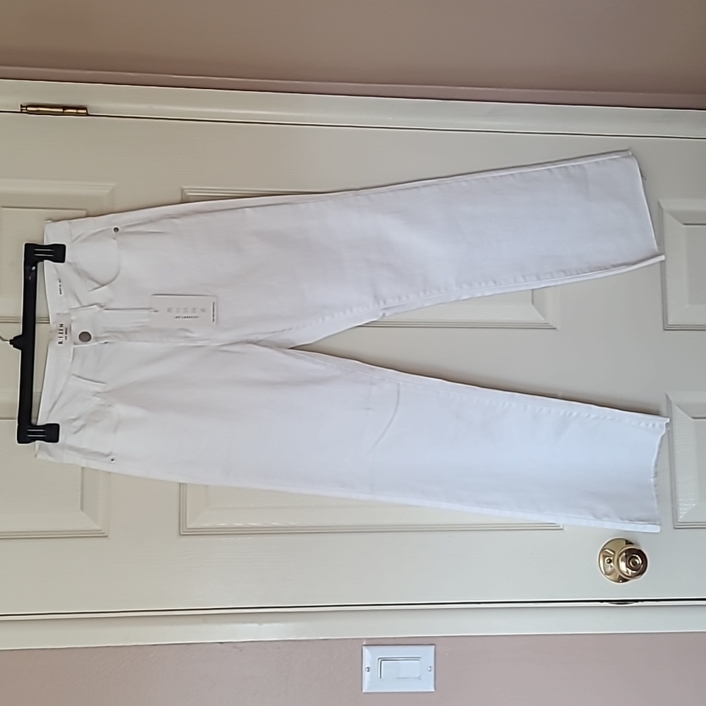 Risen croped white mid-rise straight leg raw hem jeans size 29/9